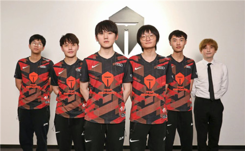 借稳健的防 借稳健的防